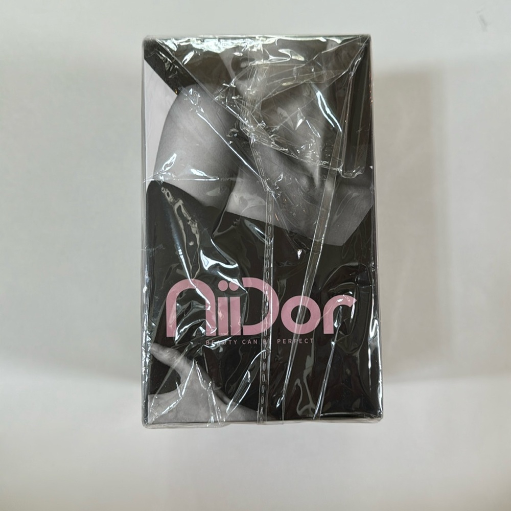 "NiiDor" Silicone strapless adhesive bra Size: C